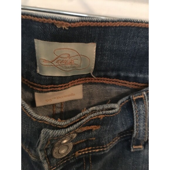 Levi's 515 Women's Size 6 Blue Denim Bermuda Cuffed Jean Shorts with Pockets - Picture 4 of 11